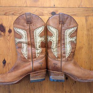 Frye Women’s Cowboy Boots – #77786 Daisy Duke – tan w/ studded gold leather
